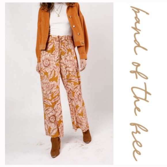 NWOT- Band of the Free Floral Wide Leg Pants. - Picture 2 of 6